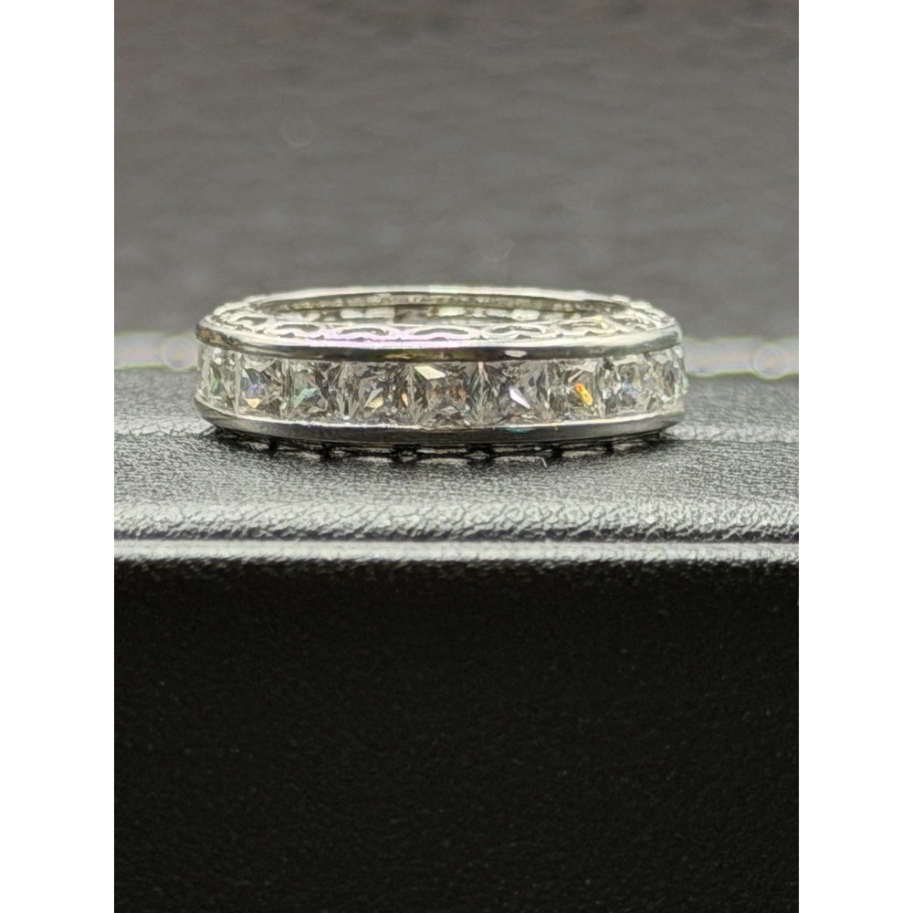 EUC Sterling Silver CZ Eternity Band Size 6.75 4 Grams K7